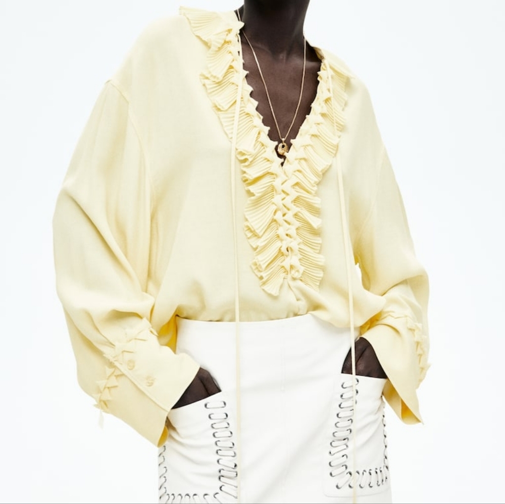 H&M S/S 2025 The STUDIO Ruffled Tunic Pale Yellow ONLY NO LOW BALLING!! - Picture 4 of 16